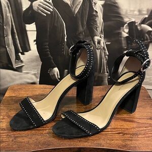 Elegant Black Suede Block Heel Sandals